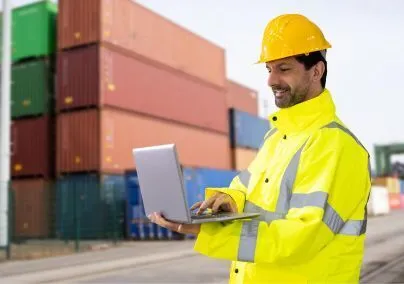 Marine freight broker Qatar coordinating vessel charter and port processes